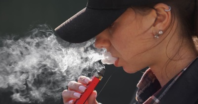 Des tumeurs chez la souris, des dommages ADN chez l'homme : la vapote en cause